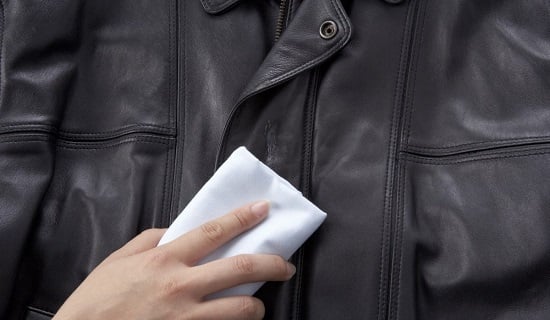 تنظيف الملابس الجلدية&nbsp;