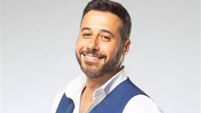 مايان السيد تفاجئ أحمد السعدني بهدية الكريسماس