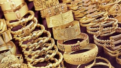 تراجع ملحوظ في أسعار الذهب اليوم وسط ترقب المستثمرين