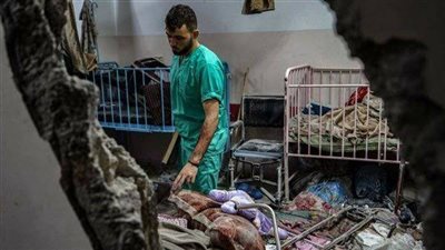 الاحتلال يجبر المرضى والطواقم الطبية على إخلاء مستشفى ناصر 