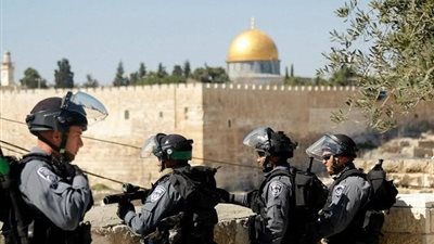 في آخر جمعة من رمضان.. الإحتلال يمنع الآلاف من دخول الأقصى