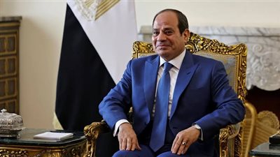 السيسي يعود لأرض الوطن بعد مشاركته في  قمة البحرين بدورته الـ33