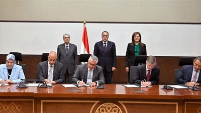 مدبولي يشهد مراسم توقيع اتفاقية لإنتاج الوقود الأخضر بالسخنة