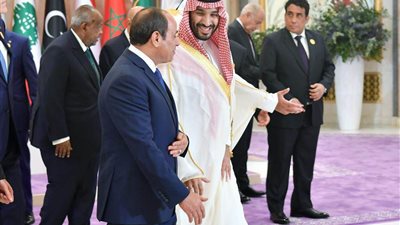 الرئيس السيسى يلتقى ولى العهد السعودى فى جدة