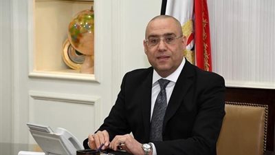 وزير الإسكان: تجهيز غرفة مركزية لإدارة الأزمات والكوارث بمقر الوزارة بالعاصمة الإدارية