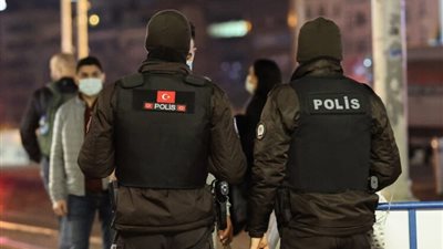 السلطات التركية تُداهم شبكة تجسس دولية وتعتقل 33 مشتبهًا