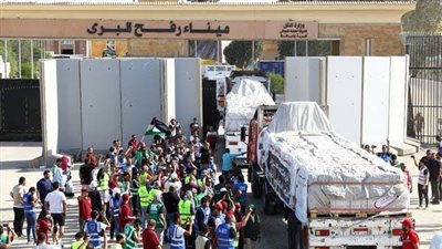 إدخال 74 شاحنة وقود ومساعدات إلى قطاع غزة عبر بوابة رفح البري