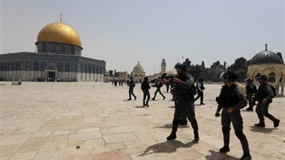 المسجد الأقصى.. قوات الاحتلال تعتدى على المصلين أثناء صلاة الجمعة