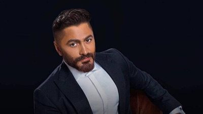 تامر حسني يُغادر المستشفى بعد وعكة صحية مفاجئة