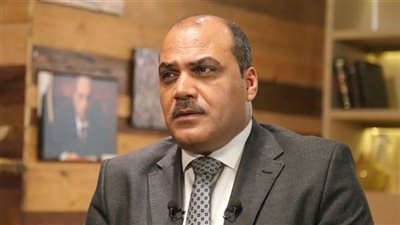 بعد تصدره الترند.. أشرف زكي يطالب محمد الباز بالاعتذار للمهن التمثيلية