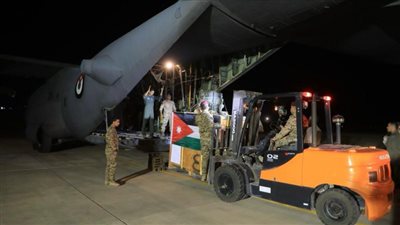 بواسطة مظلات.. إنزال مساعدات طبية عاجلة للمستشفى الميداني الأردني في غزة