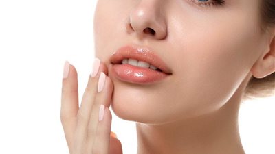 تعرف على الوصفات الطبيعية لعناية الشفاه في رمضان