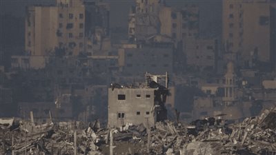 قبل الهدنة بساعات.. الاحتلال الصهيوني يواصل قصف أحياء سكنية في غزة