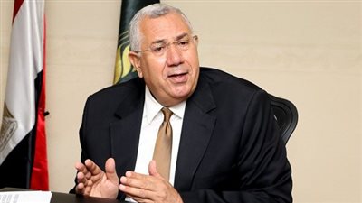 القصير يوجه بضخ المزيد من السلع الغذائية بمنافذ الوزارة بأسعار مخفضة