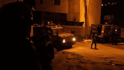 اشتباكات عنيفة بين قوات الاحتلال وفلسطينيين في مخيم طولكرم