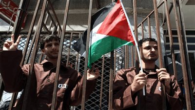 مصادر مصرية تجرى اتصالات مكثفة للإفراج عن المحتجزين الفلسطينيين بالسجون الإسرائيلية