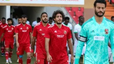 الأهلي يقرر تجديد عقد نجم الفريق.. وتحذير شديد اللهجة من الخطيب