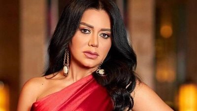 رانيا يوسف تحتفل بعيد ميلادها الـ50