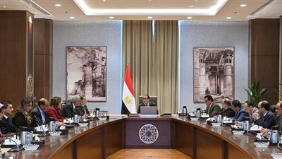 رئيس الوزراء يتابع موقف تدبير احتياجات القطاع الصحي