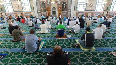 خطبة الجمعة| لا يسخر قوم من قوم.. تعظيم حرمة الإنسان وعدم التنمر