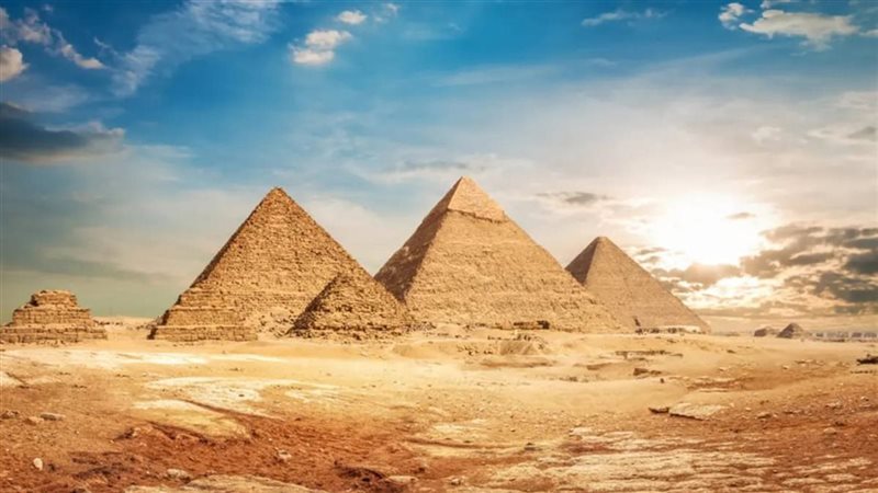 الأهرامات 