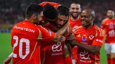 الأهلي يتقدم بثنائية نظيفه على سيراميكا فى الشوط الأول 