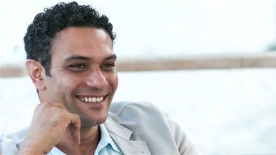 آسر ياسين عن «موعد مع الماضي»: تجربة مختلفة بفضل المخرج السدير مسعود