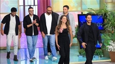 الخميس المقبل.. نجوم «6 شهور» يكشفون كواليس العمل في «معكم منى الشاذلي»  