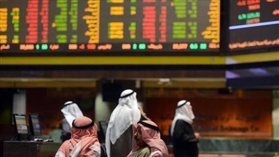 بورصات الخليج تتراجع.. ومؤشر دبي يسجل أعلى مستوى منذ 10 سنوات