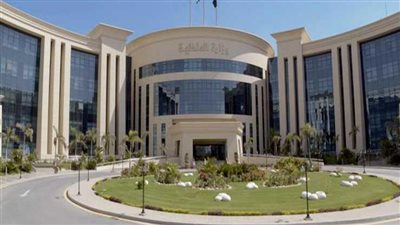 الداخلية تهدي المواطنين هدايا احتفالا بعيد الفطر.. فيديو