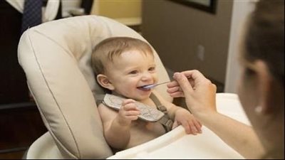 الصحة تحذر أطعمة خطيرة قد تؤدي لاختناق الأطفال تحت 3 سنوات