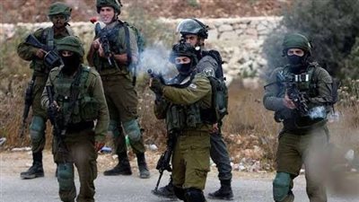 مستوطنون مسلحون يهاجمون الفلسطينيين جنوب غرب الخليل بالضفة الغربية