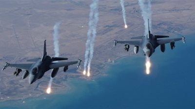 واشنطن: روسيا تفكك المعدات في قاعدة جوية بسوريا