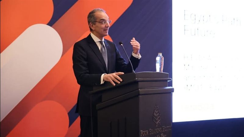 الدكتور عمرو طلعت