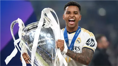 رودريجو يرفض إغراءات مانشستر سيتي.. لماذا فضل البقاء مع ريال مدريد؟