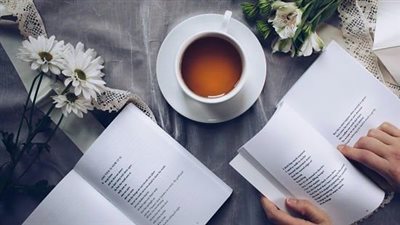 مع انطلاق فعاليات معرض القاهرة الدولي للكتاب.. تعرّف على فوائد مذهلة للقراءة