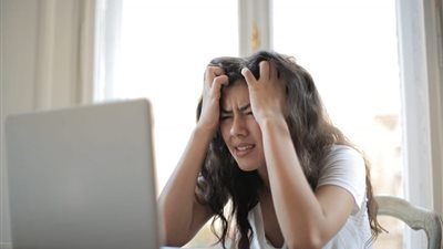 نوبة الهلع الصامتة: كيف تكتشفها وتتعامل معها بشكل صحيح