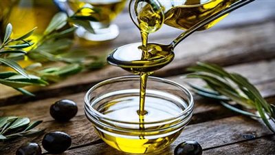 مخاطر الإفراط في استخدام زيت الزيتون رغم فوائده العديدة