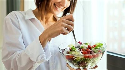 أطعمة لرفع معنوياتك وتحسين مزاجك بدلاً من الشوكولاتة
