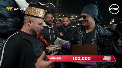 مولود يوم 13.. محمد رمضان يهدي مواطن 100ألف جنيه من مدفع رمضان