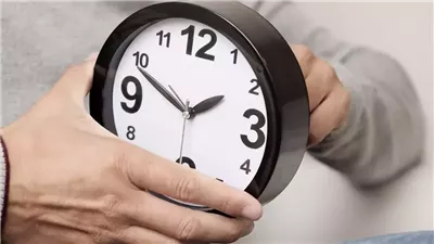 بدءًا من منتصف ليل الجمعة.. انطلاق التوقيت الصيفي 2025 في مصر