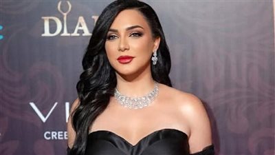 عقولكم حبيسة غرف النوم.. سلاف فواخرجي ترد بعنف