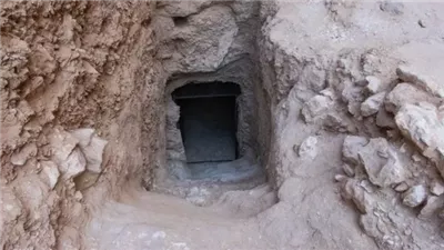 أساور ذهبية وأسلحة نحاسية.. اكتشاف مقبرة من العصر الحديدي في الإمارات