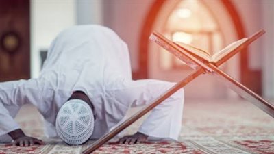 نسي الإمام سجدة التلاوة في الصلاة.. تعرف على الحكم الشرعي الصحيح