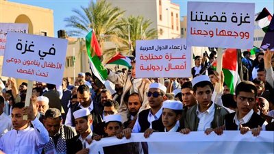 مصراتة تخرج عن بكرة أبيها نصرة لفلسطين.. هتافات ضد التواطؤ والصمت العربي