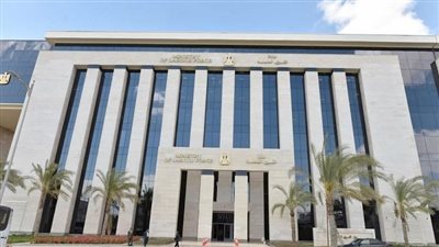 وزارة العمل تحظر سفر المصريات لبعض المهن في الخارج