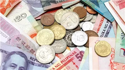 تباين أسعار العملات الأجنبية والعربية أمام الجنيه المصري 