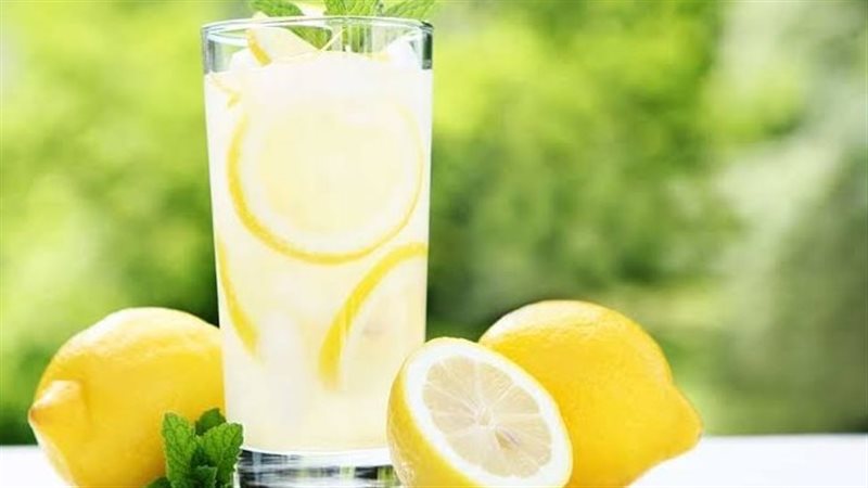 ماء الليمون 
