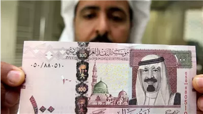 أسعار الريال السعودي مقابل الجنيه المصري بتعاملات الجمعة 