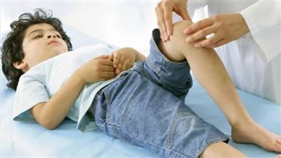 «آلام النمو عند الأطفال».. متى تكون طبيعية ومتى تحتاج تدخل الطبيب؟